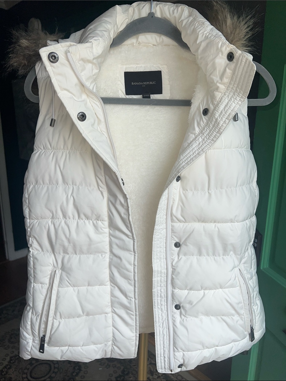 Banana Republic Quilted Puffer Vest with Fur trim removable Hood New size S